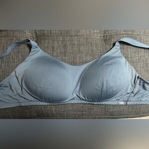 Ladies La Vie en Rose wireless padded bra, in sheer blue grey. Size XXL.